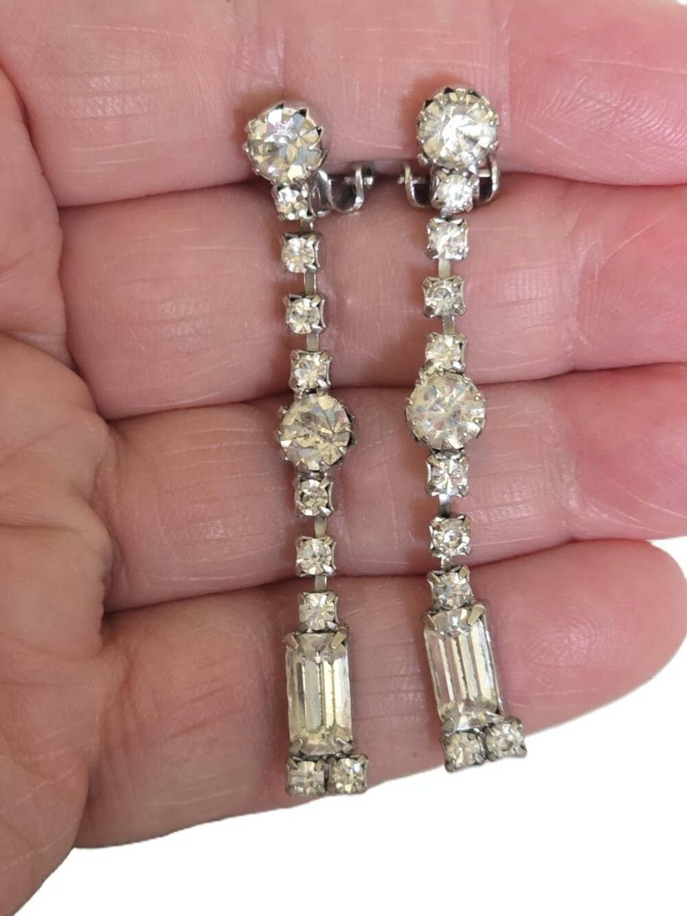 VINTAGE LONG DANGLE CLIP EARRINGS JULIANA / WEISS RHODIUM 2" INCHES